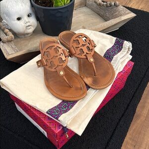 💯 Authentic Tory Burch Miller’s Brown Leather Sandals